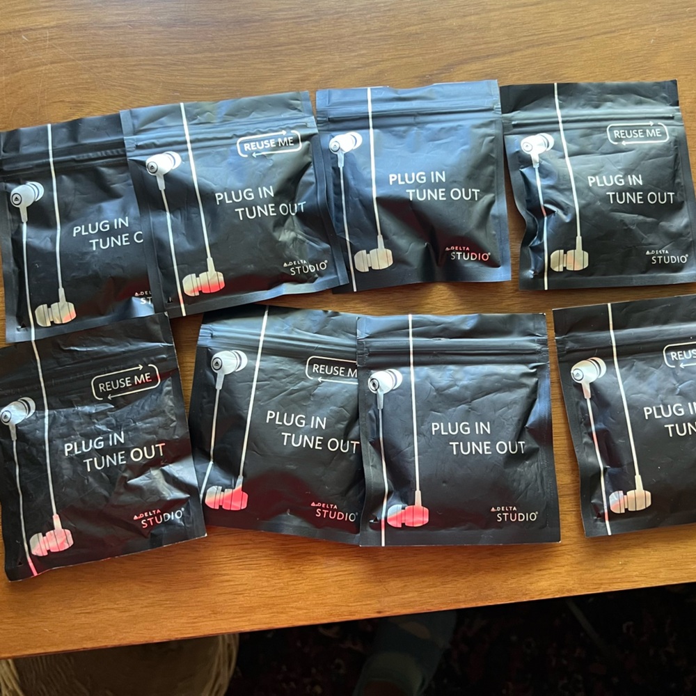 LOT NEW Delta Studio Plug In Tune Out Wired Earbuds Travel Headphones Unopened